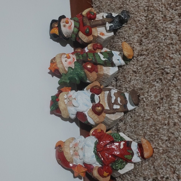 FOUR Christmas holiday figurines. Santa Claus Snowman stocking shelf decorations - Picture 3 of 16